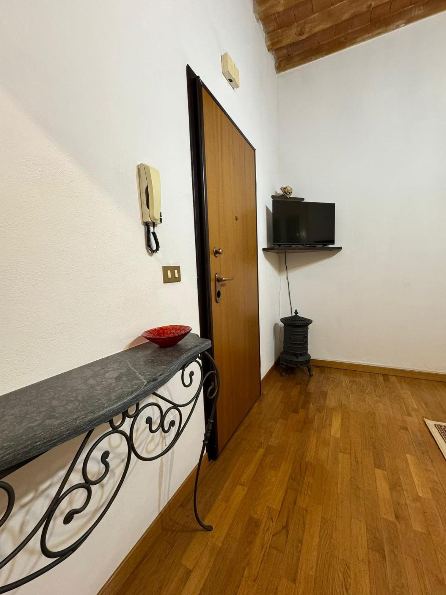Ferienwohnung La Casina Di Maya Livorno Exterior foto